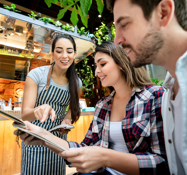 Learn Spanish online ordering meals in a restaurant